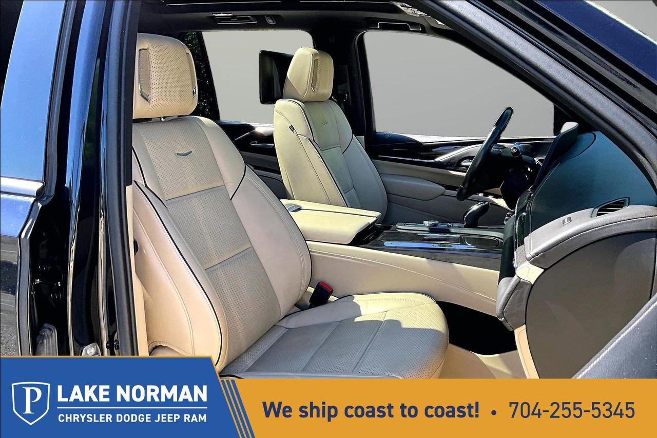 Used 2021 Cadillac Escalade Premium Luxury w/ LPO, Illumination Package AWD/4WD image 24