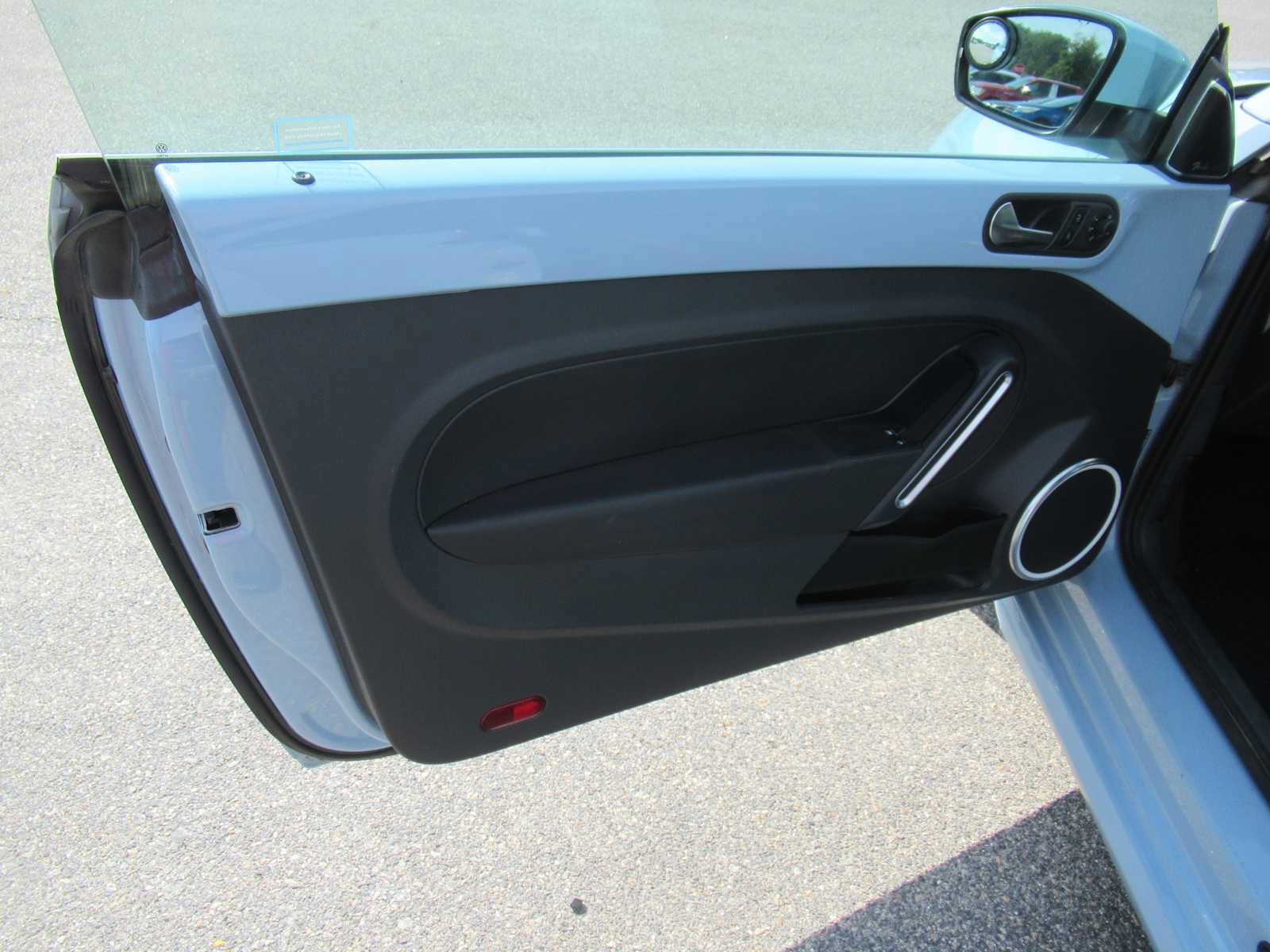 Used 2013 Volkswagen Beetle TDI image 11