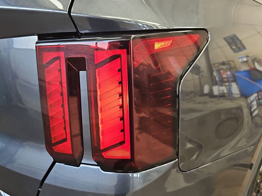 Used 2024 Kia Sorento S image 35