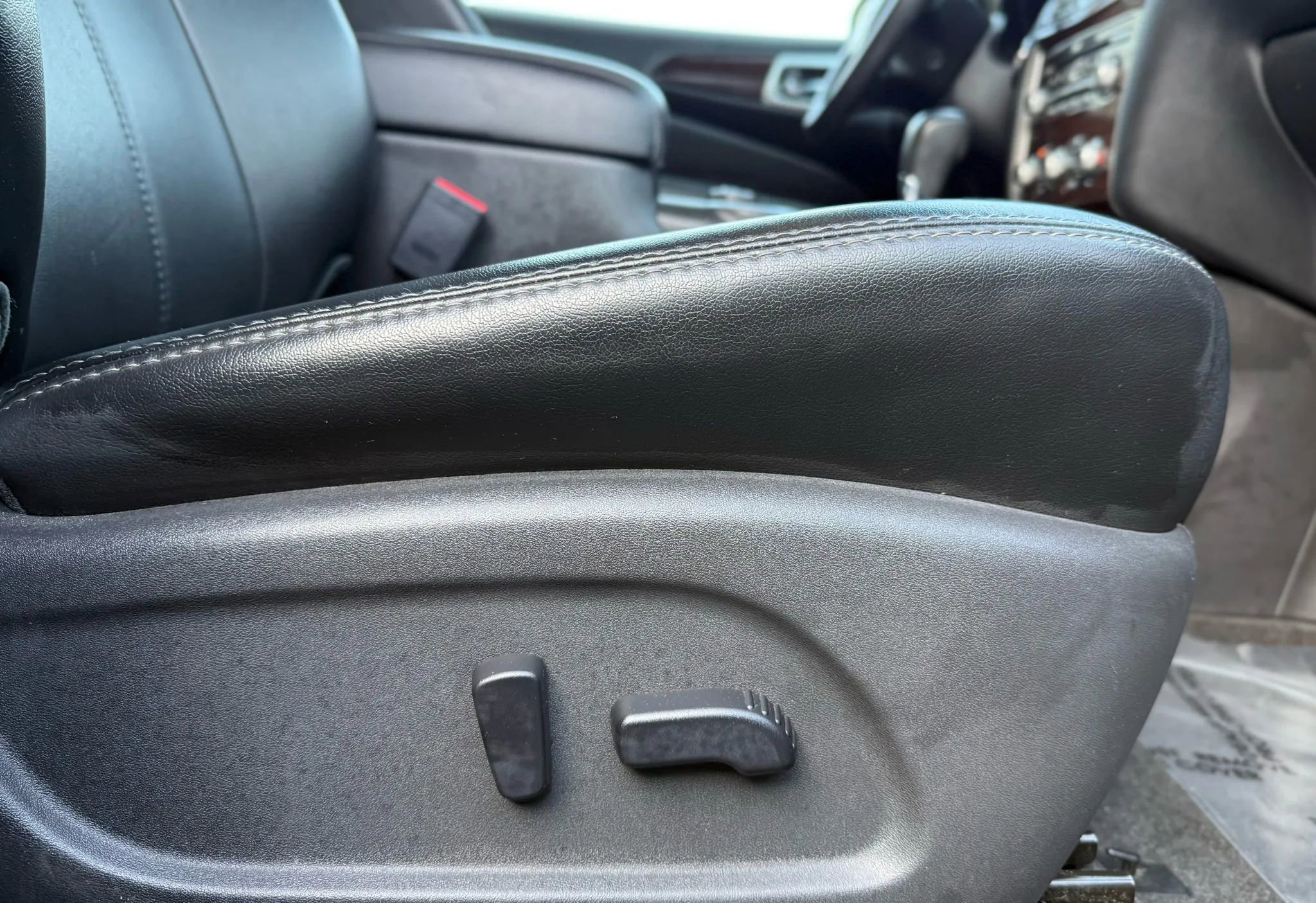 Used 2015 Nissan Pathfinder SL w/ SL Tech Package image 41