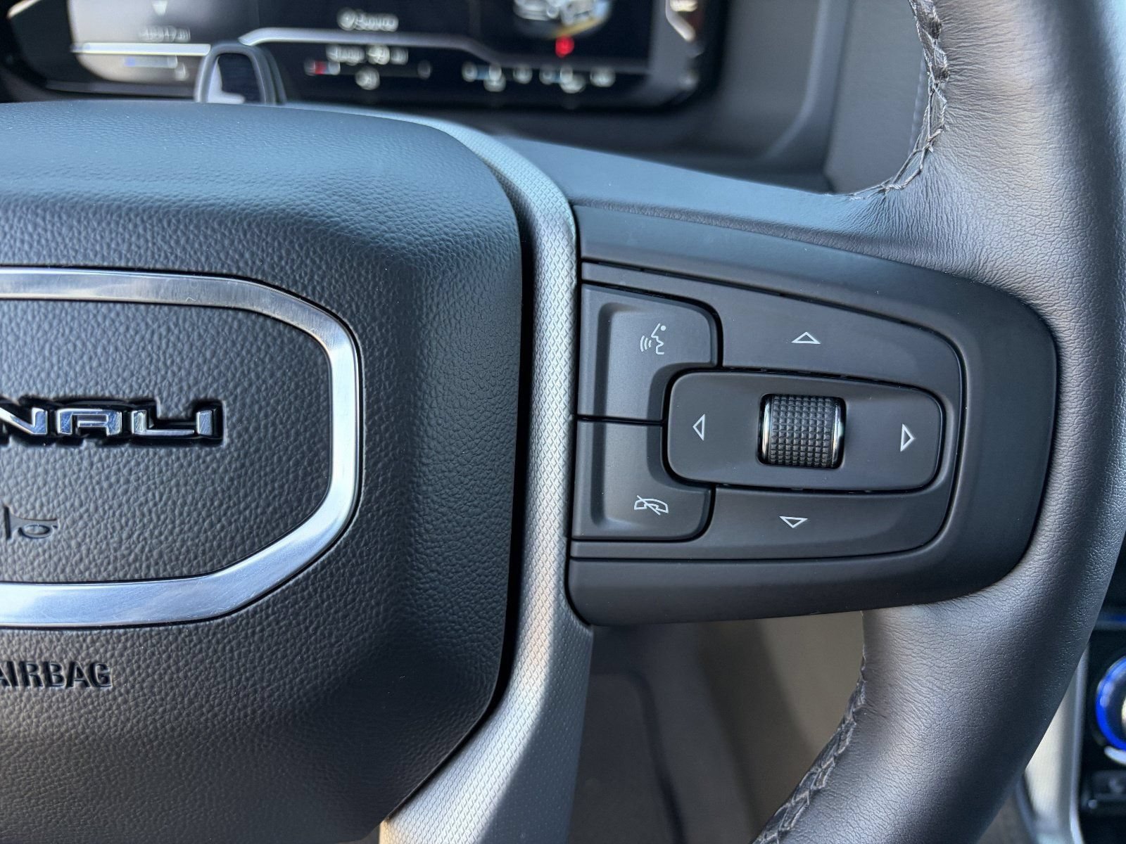 Certified 2023 GMC Yukon Denali w/ Denali Reserve Package AWD/4WD image 26