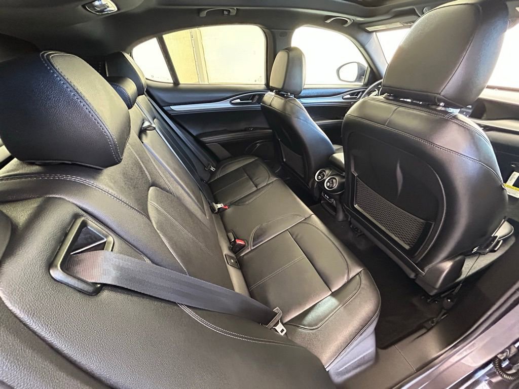 New 2025 Alfa Romeo Stelvio Sprint w/ Convenience Package image 17