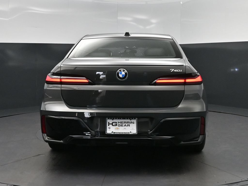 Certified 2026 BMW 740i w/ Executive Package RWD image 6