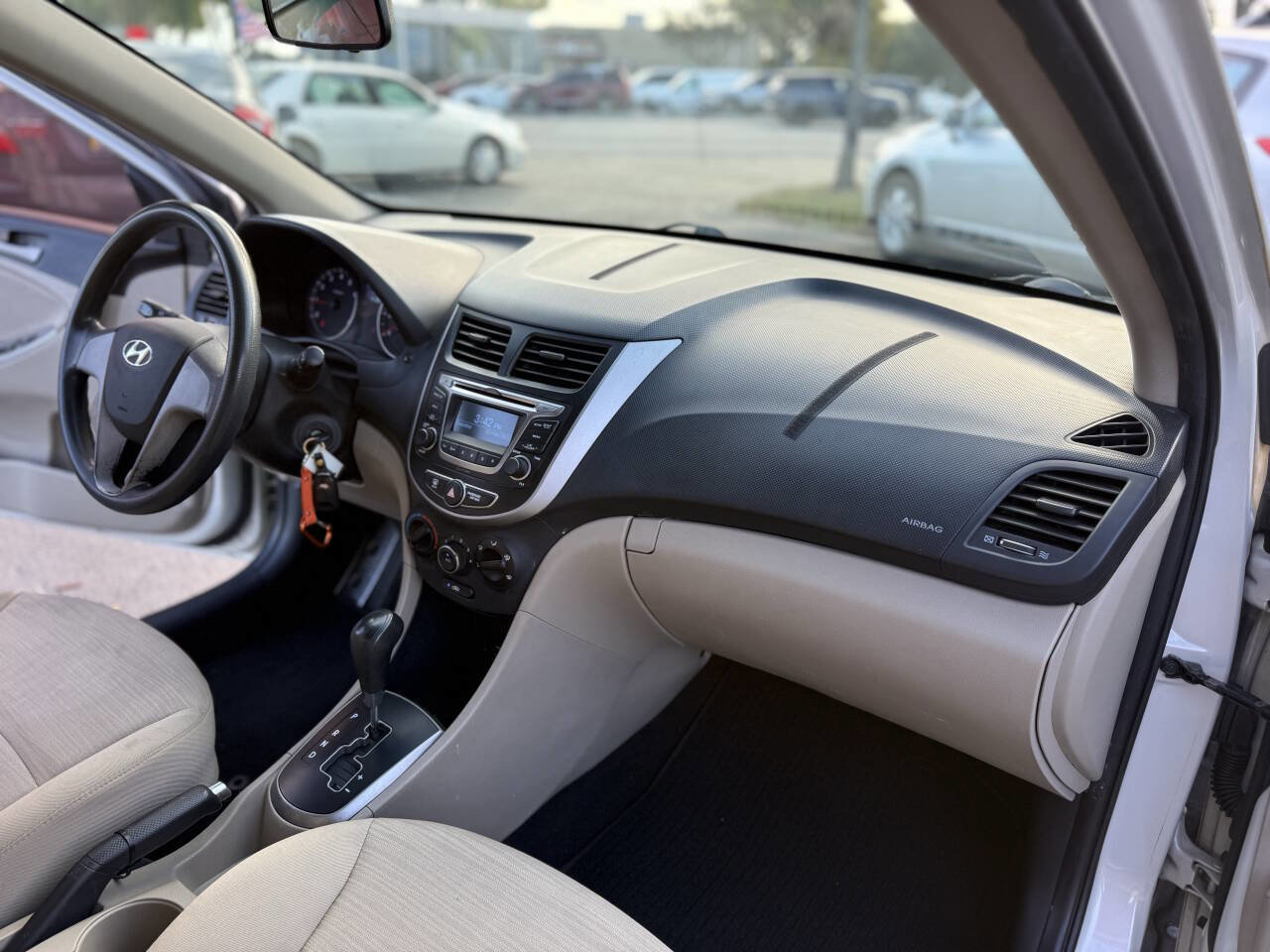 Used 2015 Hyundai Accent GLS image 23