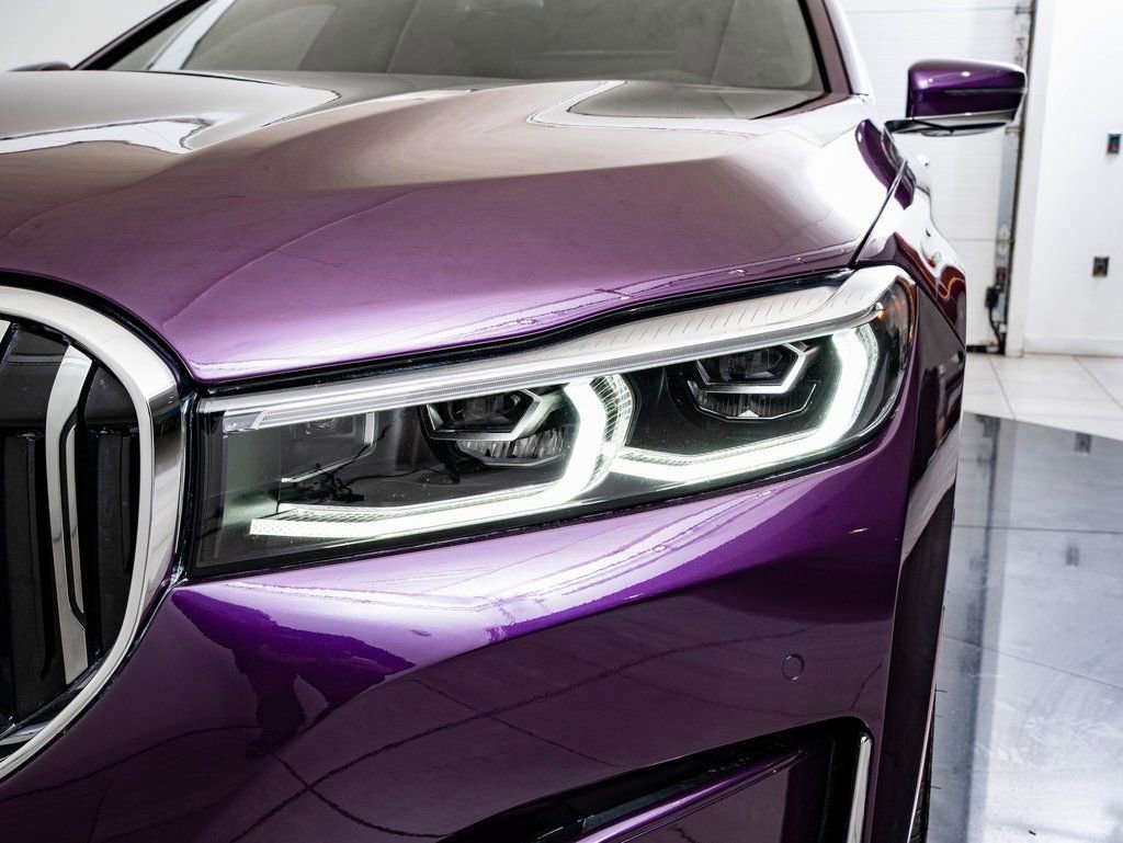 Certified 2022 BMW ALPINA B7 xDrive w/ Luxury Rear Seating Package image 15