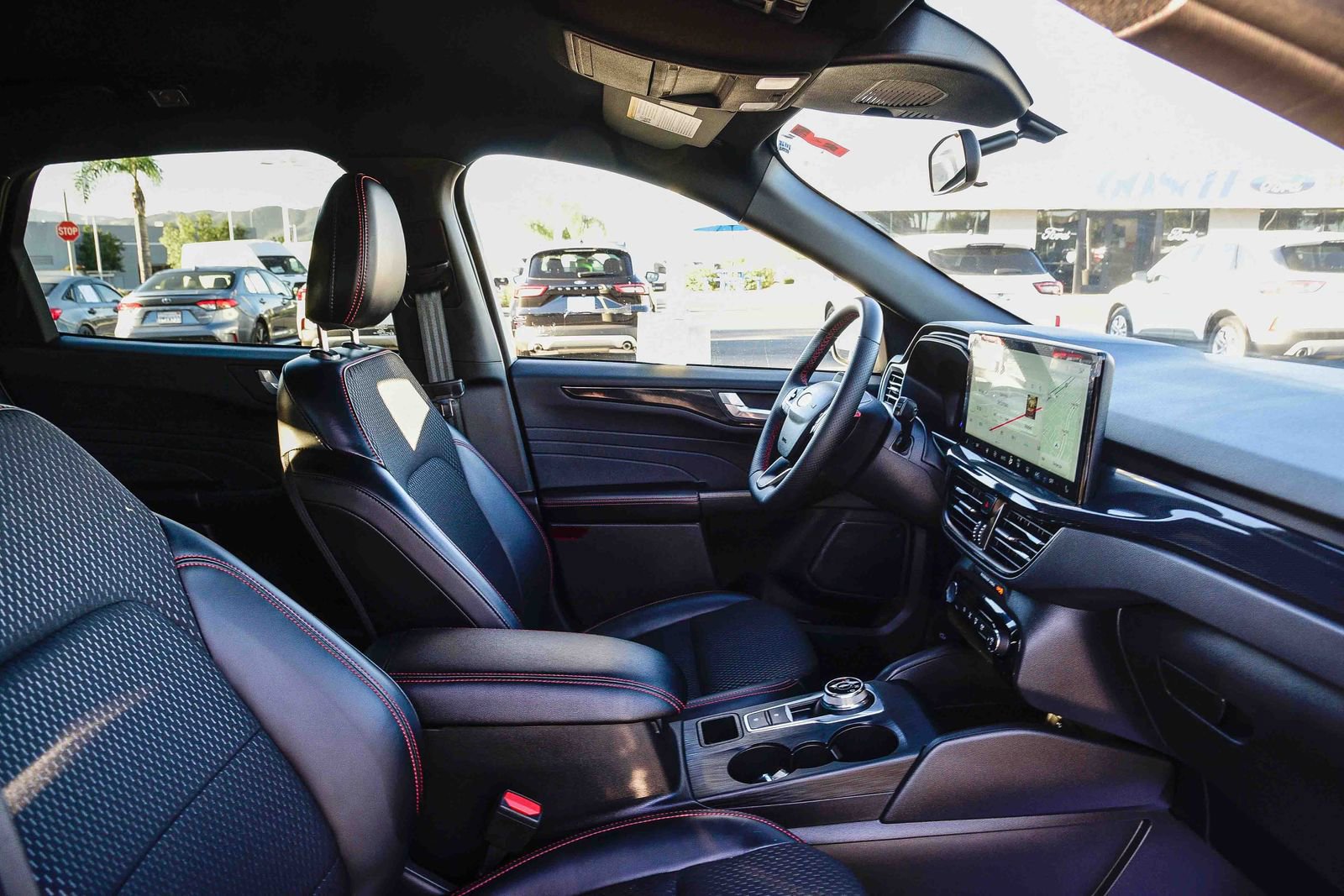 Used 2025 Ford Escape ST-Line w/ Equipment Group 301A image 17