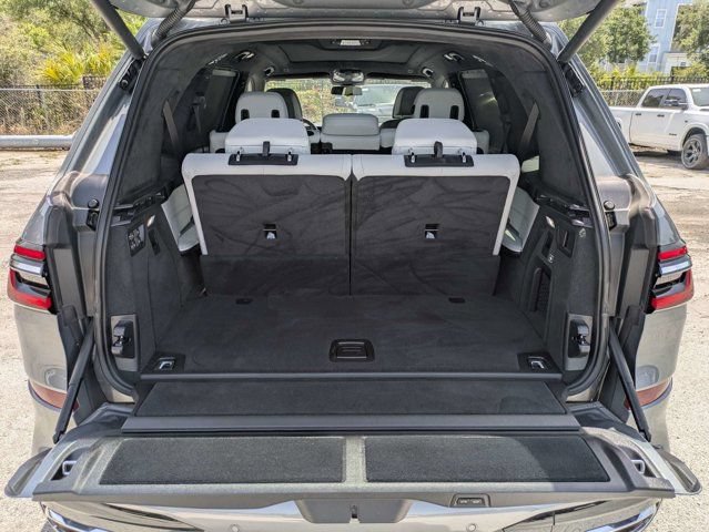 Used 2023 BMW X7 xDrive40i w/ Executive Package AWD/4WD image 12