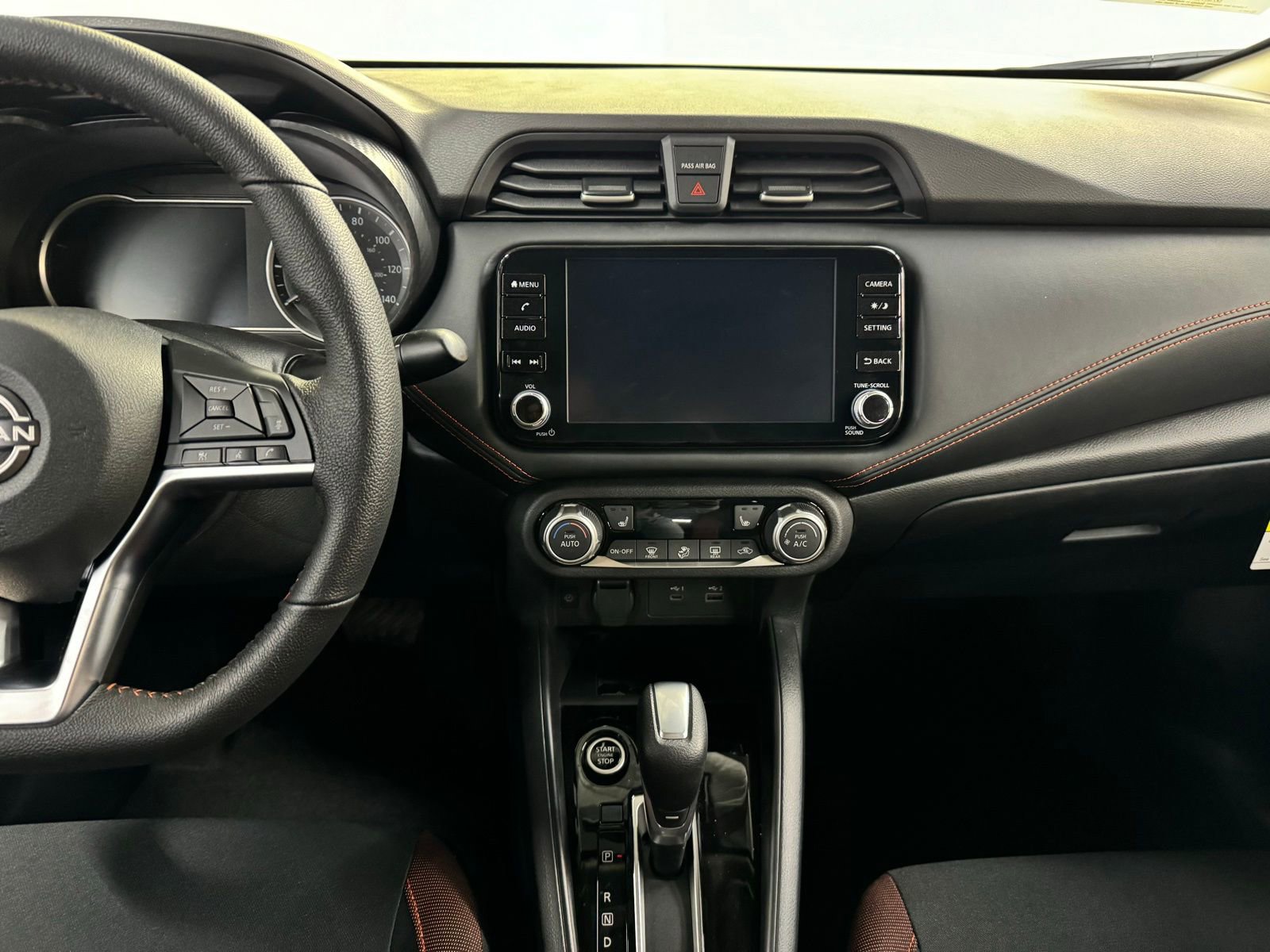 New 2025 Nissan Versa SR image 15