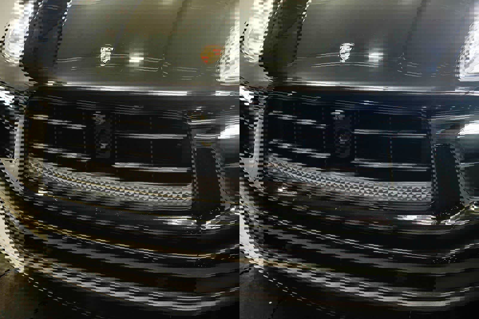 Used 2024 Porsche Macan image 8