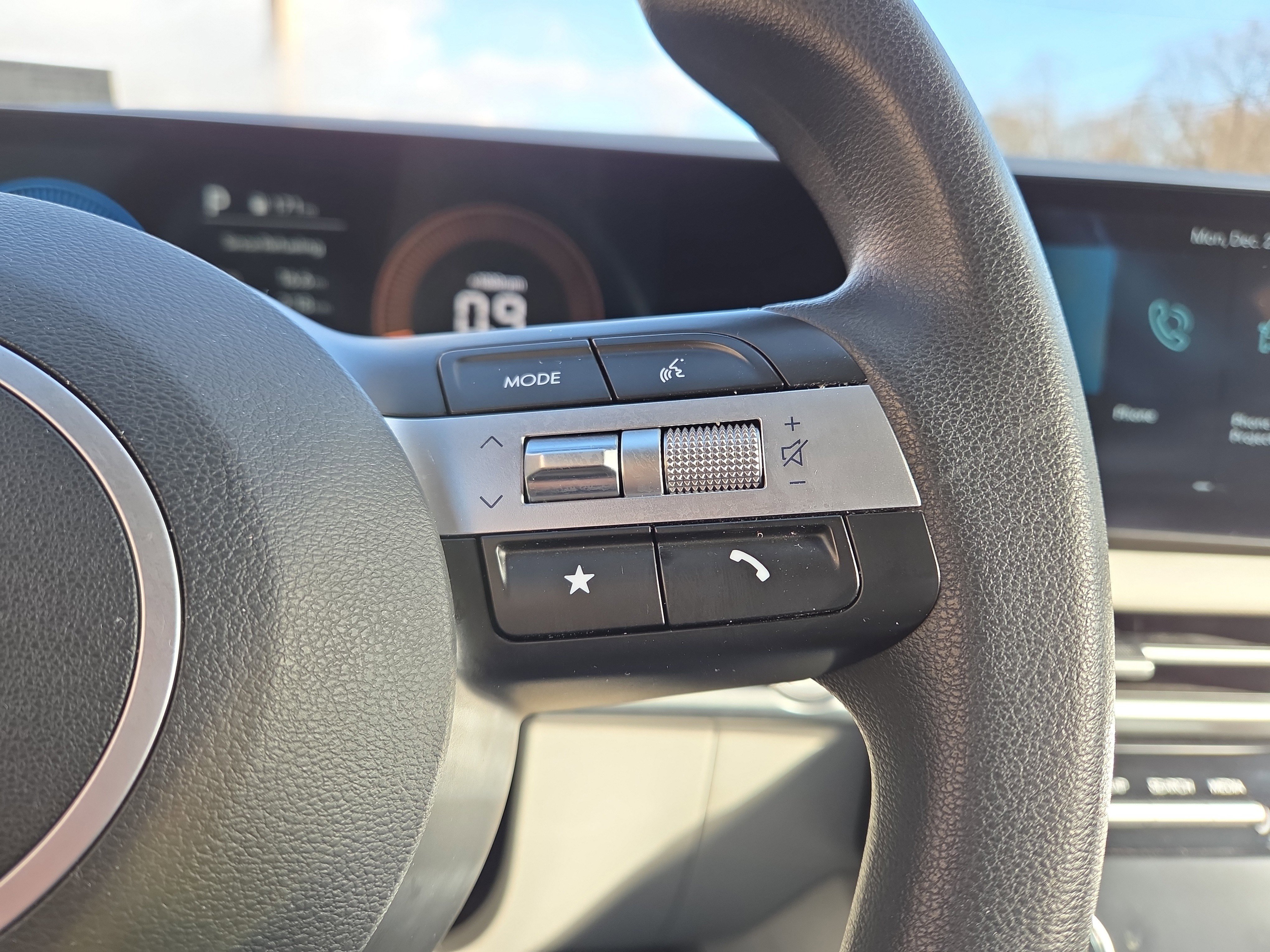 Certified 2025 Hyundai Tucson SEL image 19