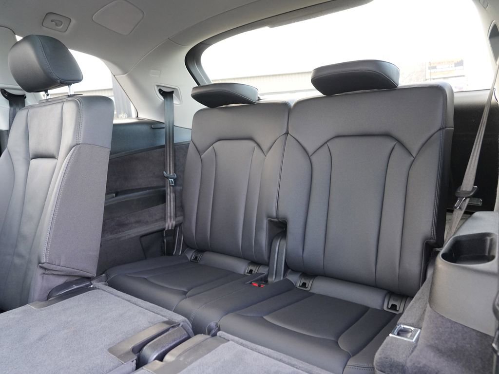 Used 2024 Audi Q7 3.0T Premium Plus image 30