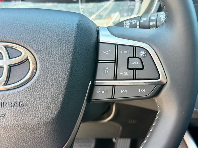 Used 2021 Toyota Highlander XLE FWD image 40