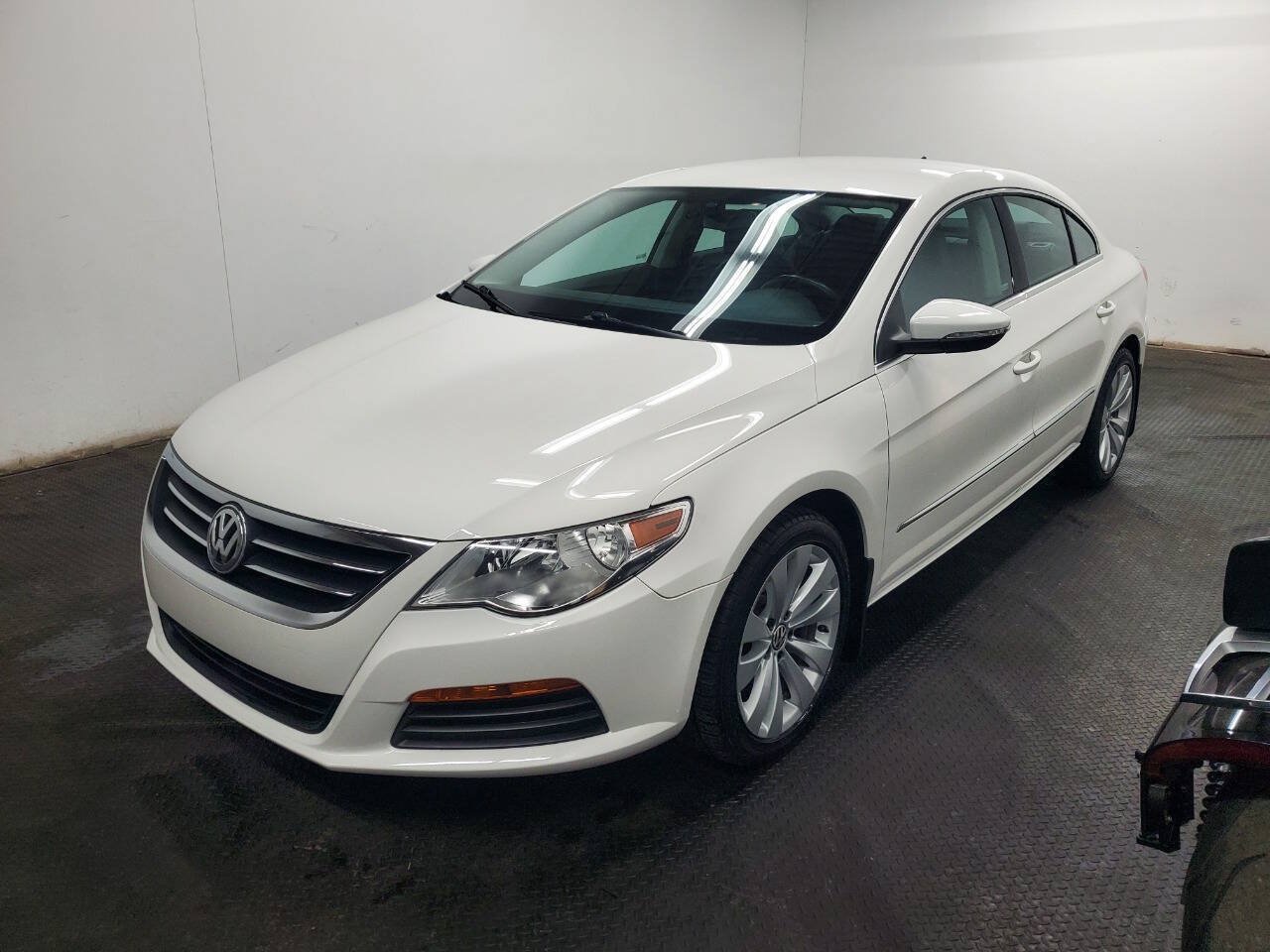 Used 2011 Volkswagen CC Sport FWD image 1