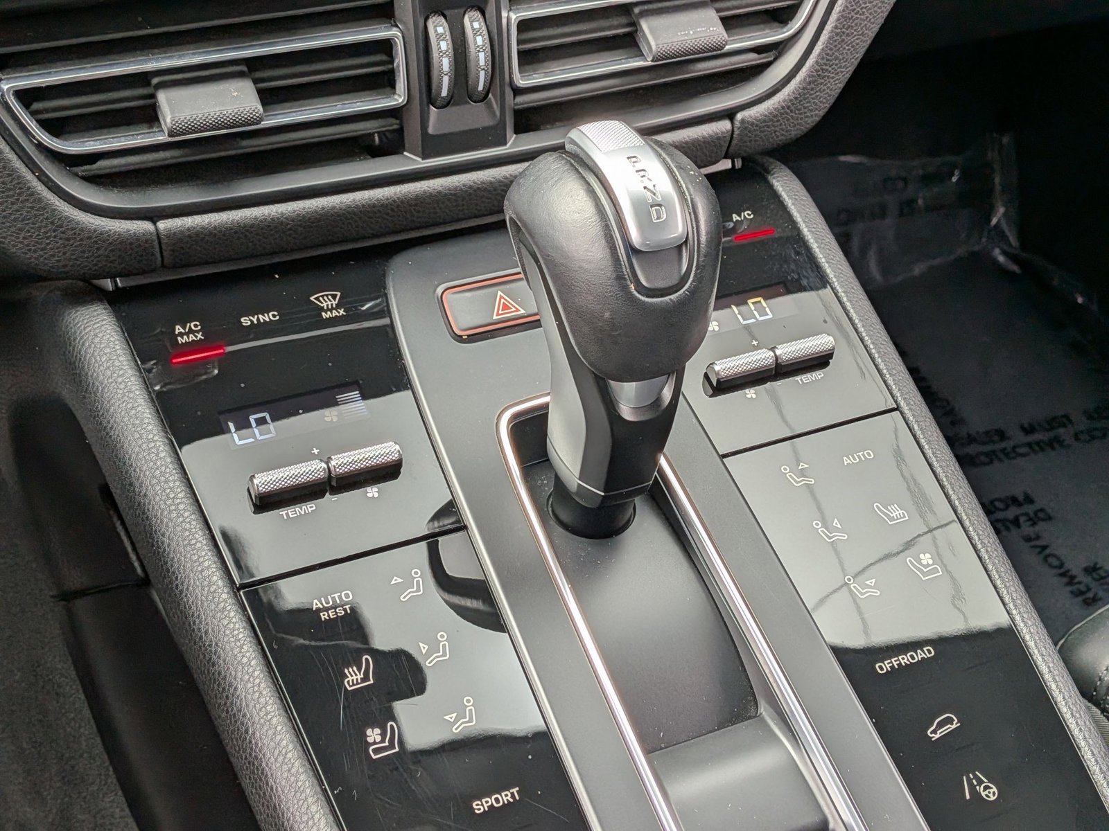 Used 2023 Porsche Macan AWD/4WD image 22