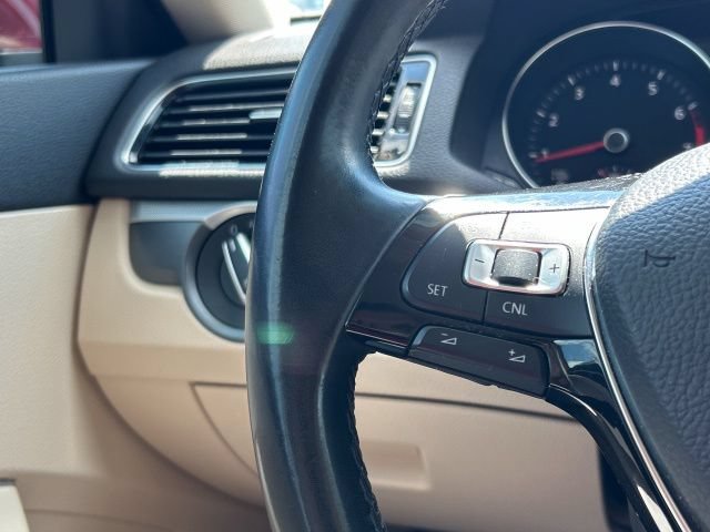 Used 2017 Volkswagen Passat 1.8T R-Line FWD image 34