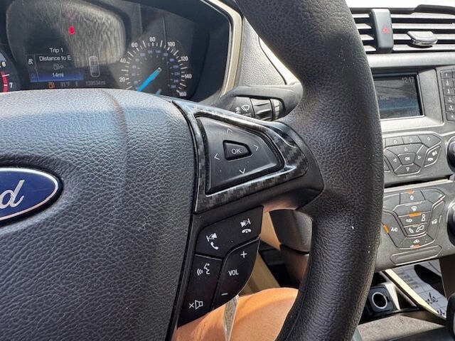 Used 2016 Ford Fusion SE image 33