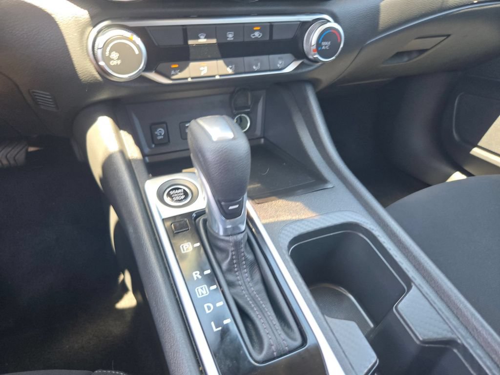 Used 2025 Nissan Sentra SV FWD image 30