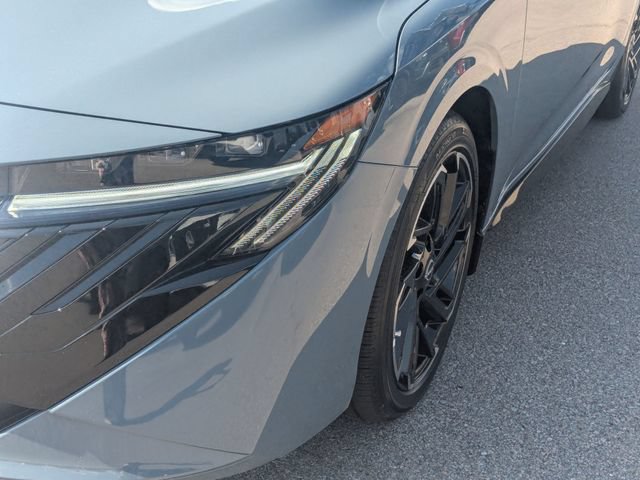 New 2026 Nissan Sentra SR w/ SR Premium Package FWD image 9
