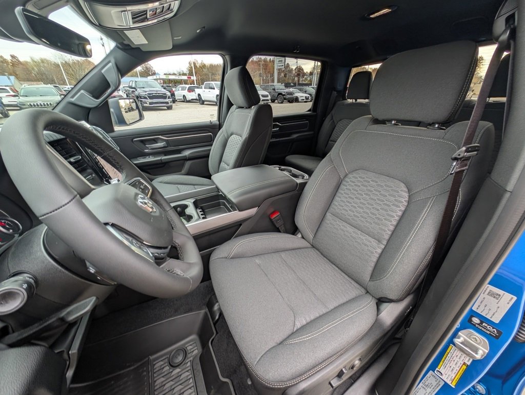 New 2026 RAM 1500 4x4 Crew Cab image 13