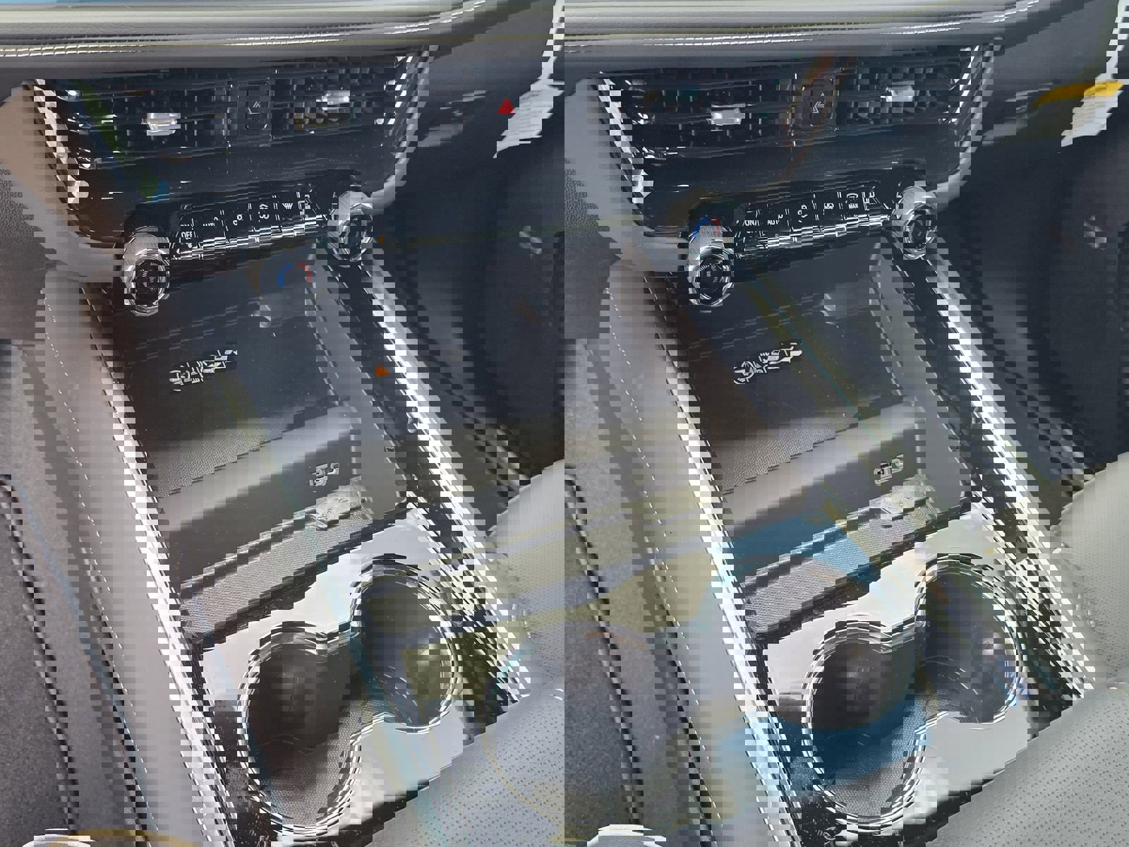 New 2025 Chevrolet Suburban Premier w/ Sun And Tow Package image 23