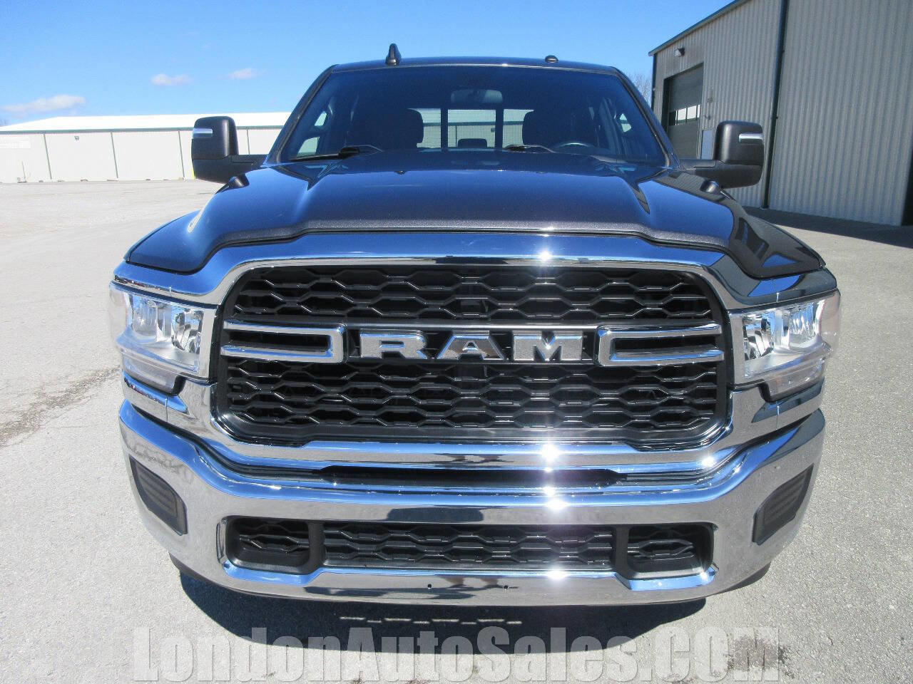 Used 2024 RAM 2500 Tradesman w/ Chrome Appearance Group image 9