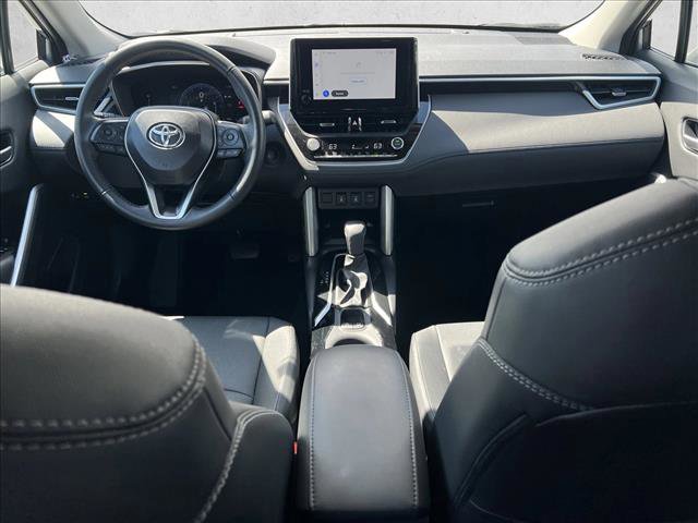 Certified 2025 Toyota Corolla Cross XLE image 17