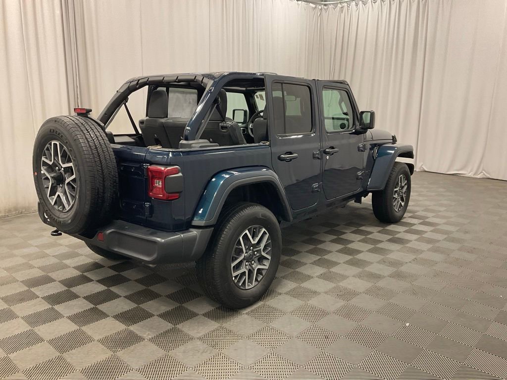 Used 2025 Jeep Wrangler Sahara image 30