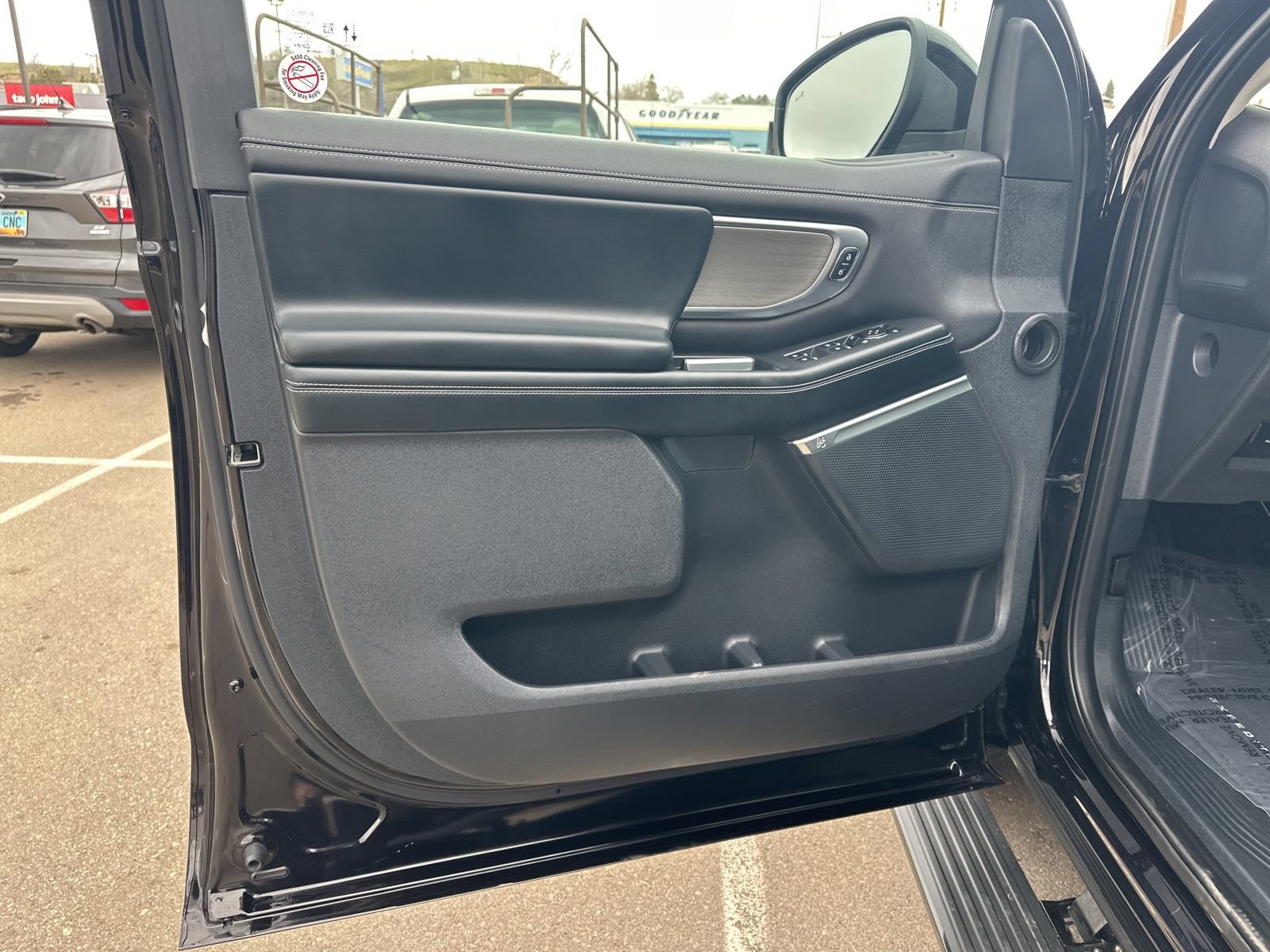 Used 2025 Ford Expedition Max Platinum AWD/4WD image 19