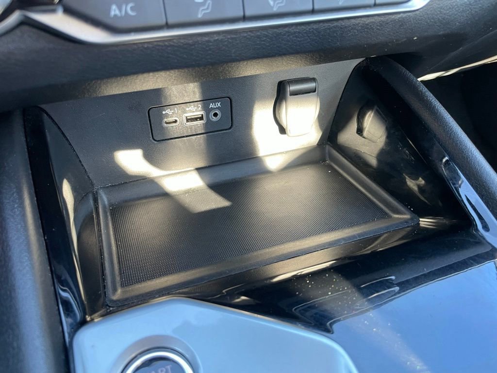 Used 2024 Nissan Altima 2.5 SV FWD image 12