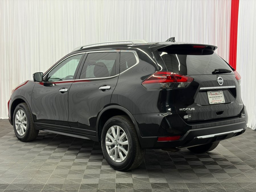 Used 2018 Nissan Rogue SV w/ Premium Package AWD/4WD image 6