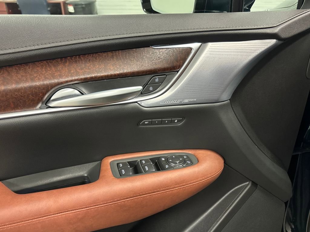 New 2026 Cadillac XT5 Premium Luxury w/ LPO, ONYX Package image 22