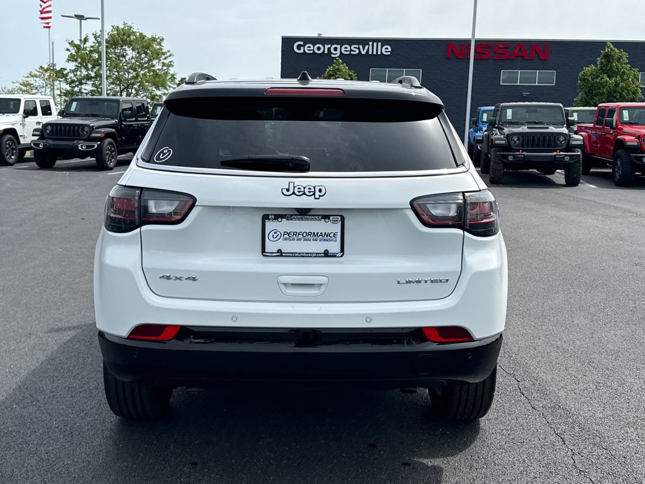 Used 2025 Jeep Compass Limited w/ Elite Group AWD/4WD image 4