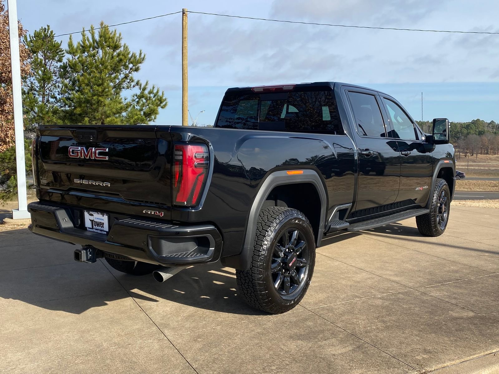 Used 2025 GMC Sierra 2500 AT4 w/ AT4 Preferred Package image 6