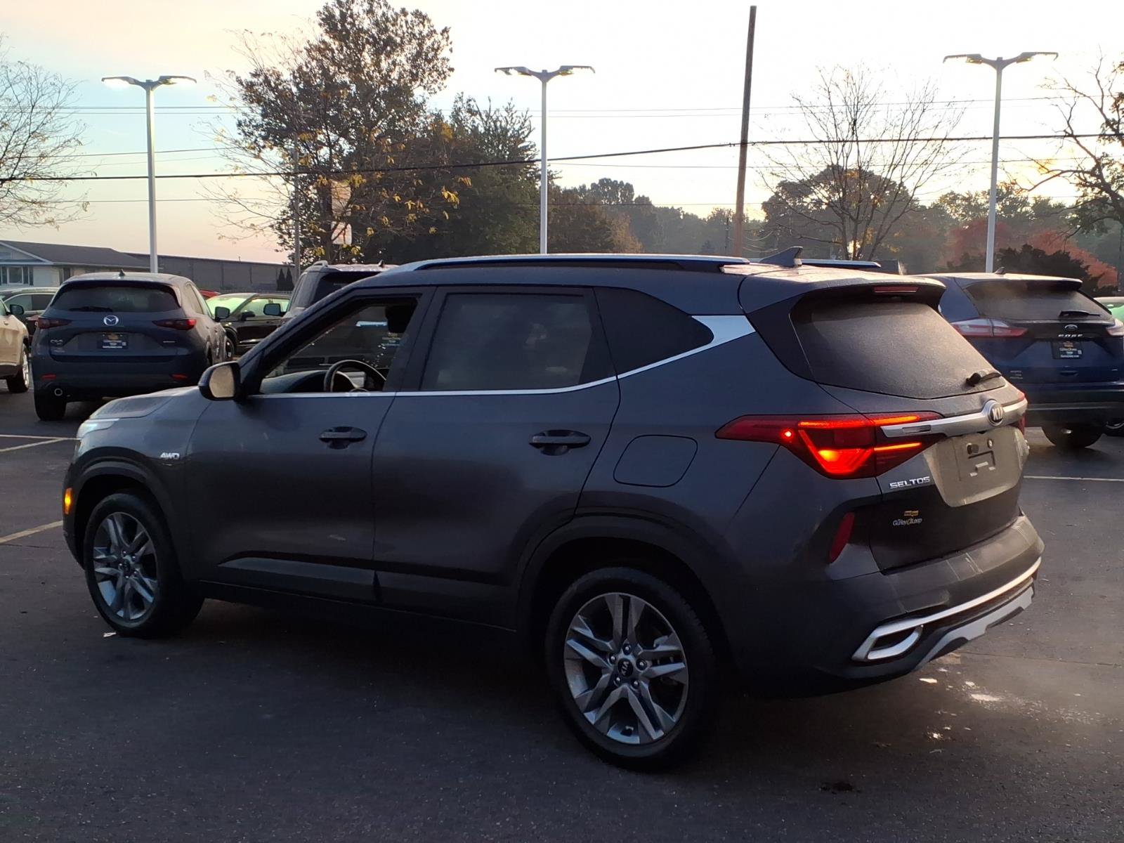 Used 2021 Kia Seltos S AWD/4WD image 9