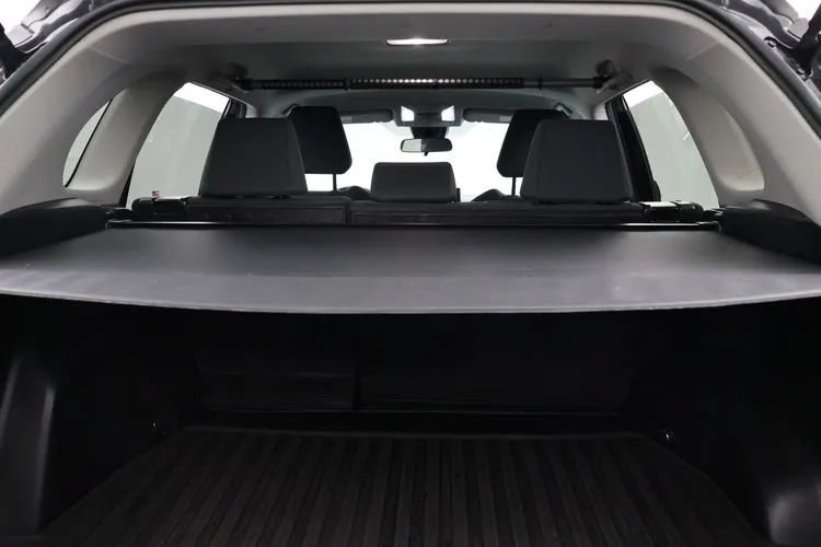 Used 2022 Toyota RAV4 LE AWD/4WD image 13