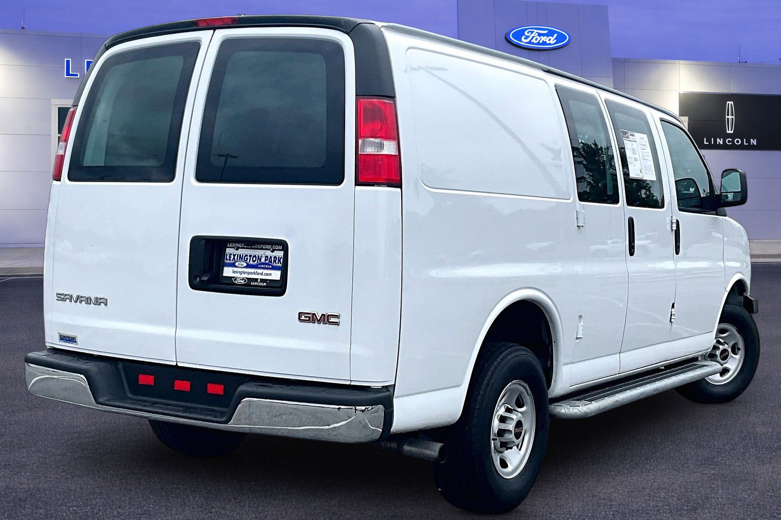 Used 2023 GMC Savana 2500 w/ Driver Convenience Package RWD image 5