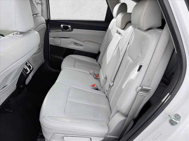 Used 2024 Kia Sorento S w/ Panoramic Sunroof Package image 18