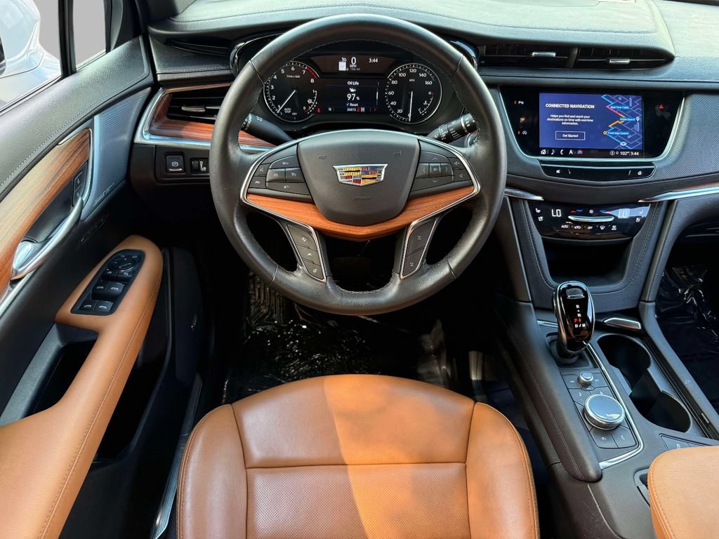Used 2024 Cadillac XT5 Premium Luxury w/ LPO, Floor Liner Package AWD/4WD image 4