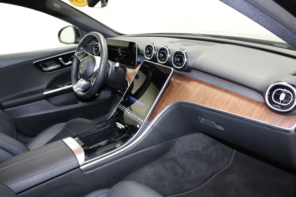 Used 2025 Mercedes-Benz C 300 Sedan image 19