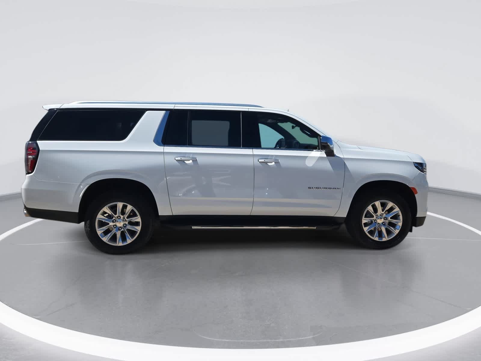 Used 2024 Chevrolet Suburban Premier RWD image 5