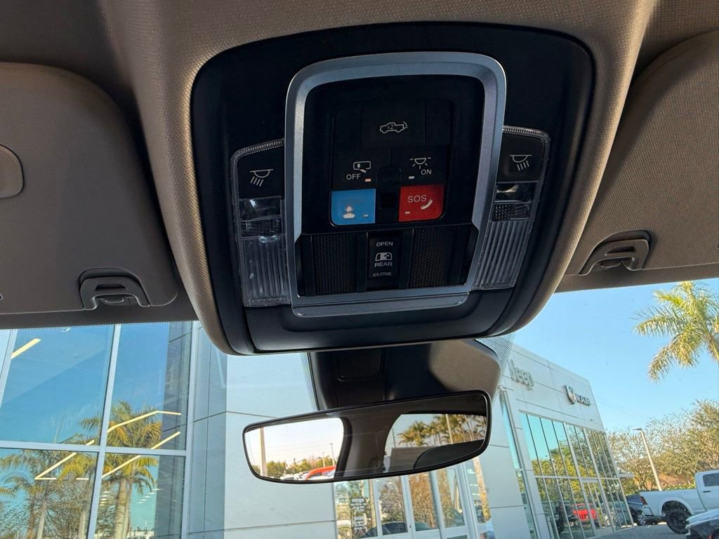 New 2026 RAM 1500 Laramie AWD/4WD image 13