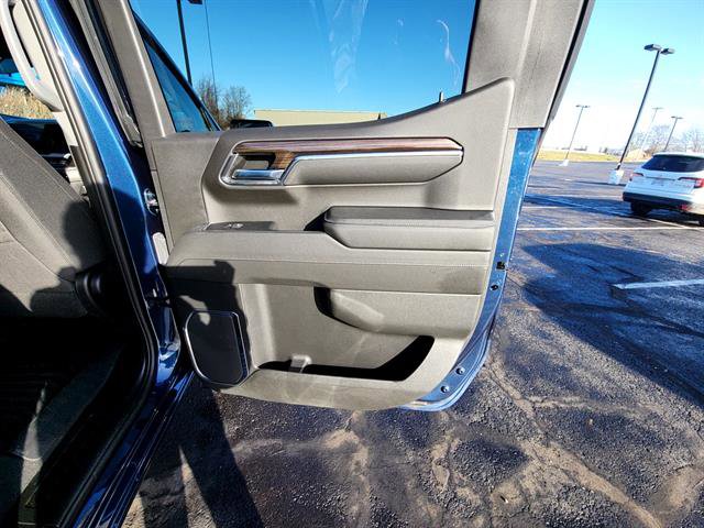 Used 2023 Chevrolet Silverado 1500 LT image 13