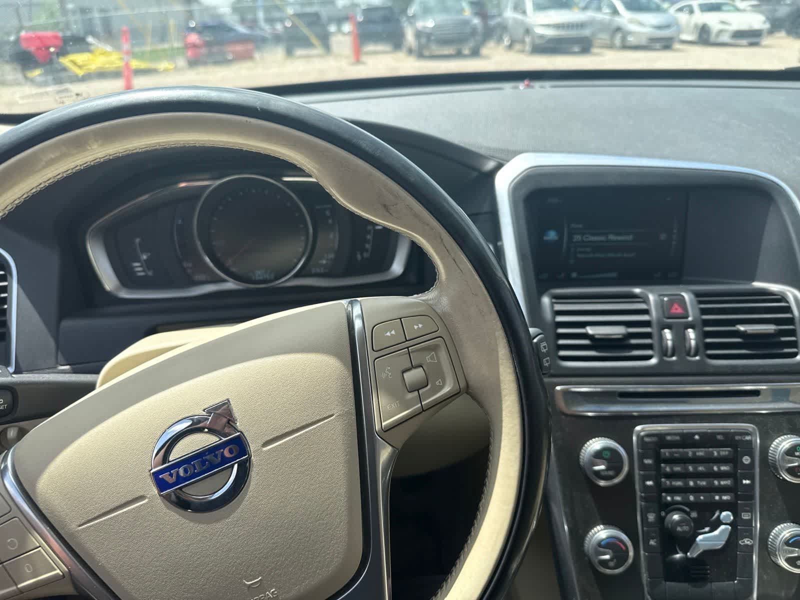 Used 2016 Volvo XC60 T6 AWD/4WD image 19