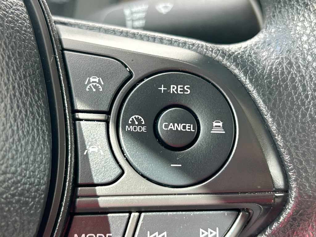 Used 2025 Toyota Corolla LE FWD image 17