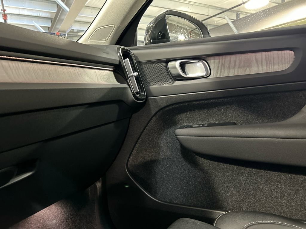 Certified 2023 Volvo XC40 B5 Plus w/ Driver Assist Package image 20