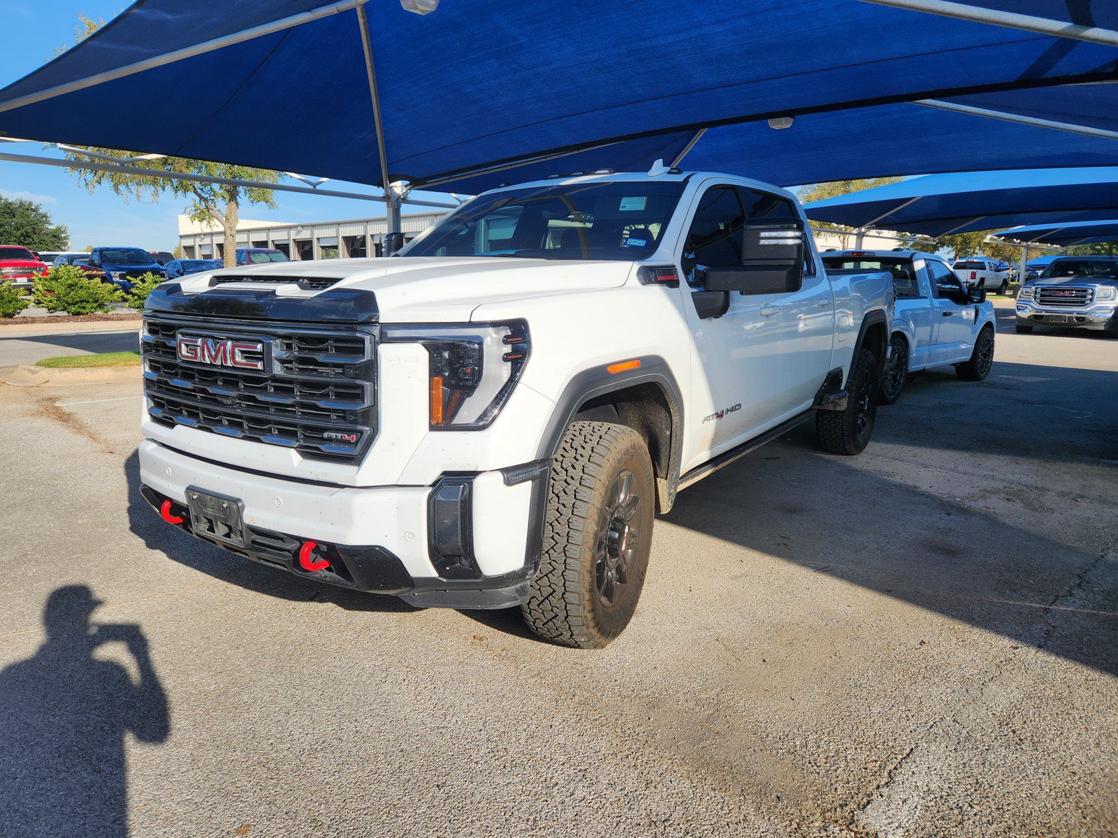 Used 2024 GMC Sierra 2500 AT4 w/ AT4 Premium Plus Package AWD/4WD image 2