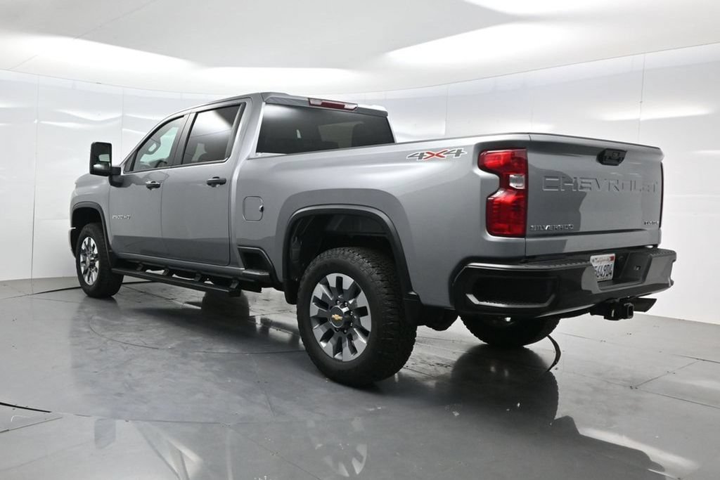 Used 2025 Chevrolet Silverado 2500 Custom w/ Custom Convenience Package AWD/4WD image 5