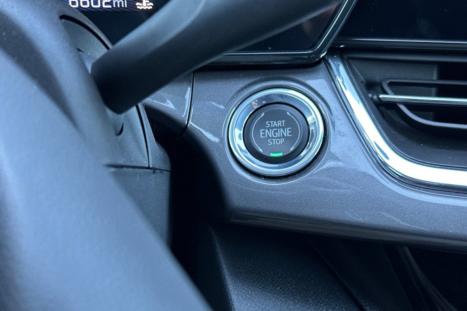 Certified 2025 Chevrolet Trax ACTIV image 27