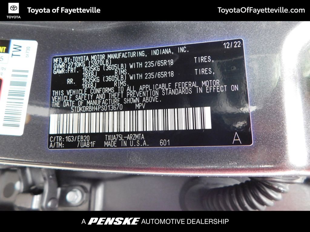 Used 2023 Toyota Highlander XLE AWD/4WD image 10