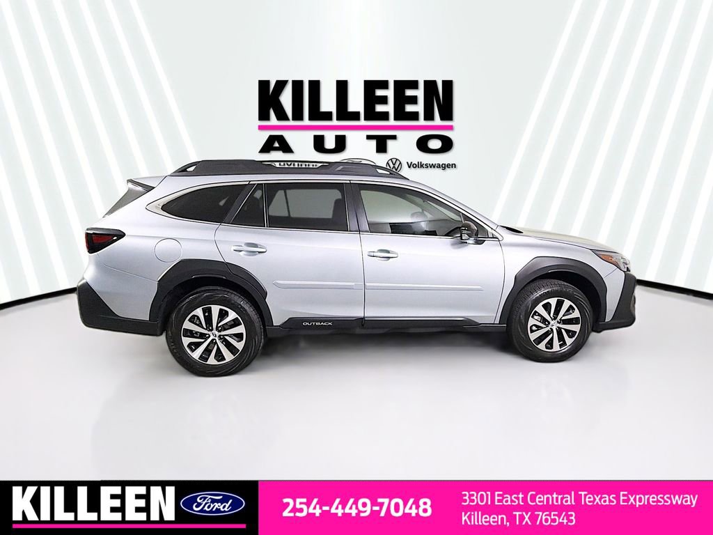 Used 2025 Subaru Outback Premium image 9